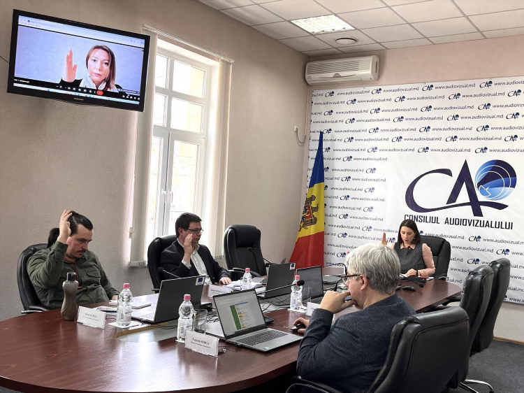 Инициализация структуры c при объявлении