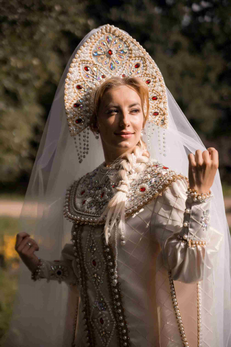 Русская доска объявлений в спб девушка ищет